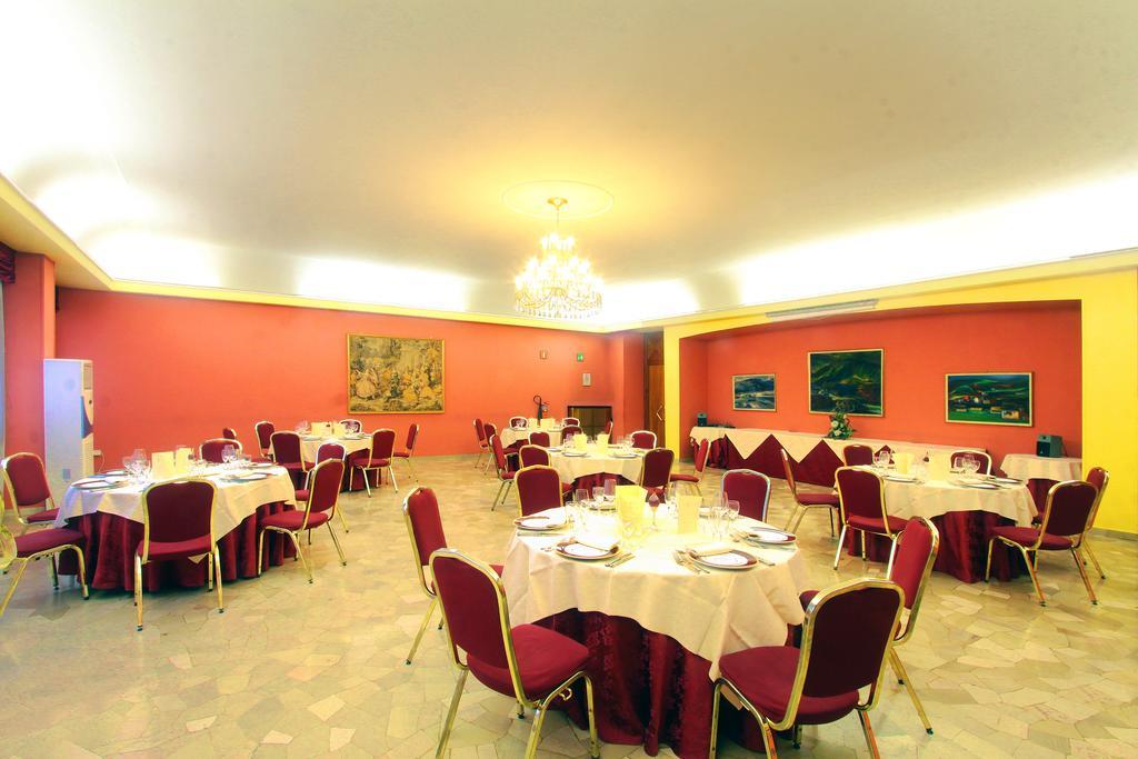 Hotel De Paris แตร์นี ภายนอก รูปภาพ