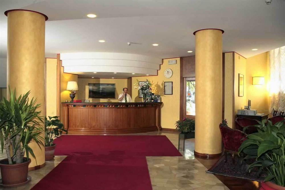 Hotel De Paris แตร์นี ภายนอก รูปภาพ