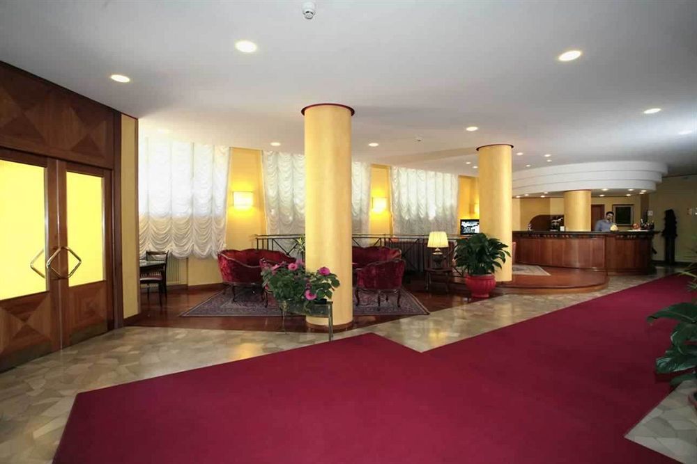 Hotel De Paris แตร์นี ภายนอก รูปภาพ